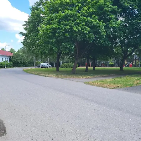 Saunallinen Rivitalon Paeaety Asunto Kahdella Terassilla Apartment