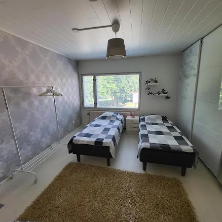 Apartment Saunallinen Rivitalon Paeaety Asunto Kahdella Terassilla *