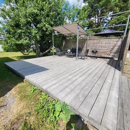 Saunallinen Rivitalon Paeaety Asunto Kahdella Terassilla Διαμέρισμα *