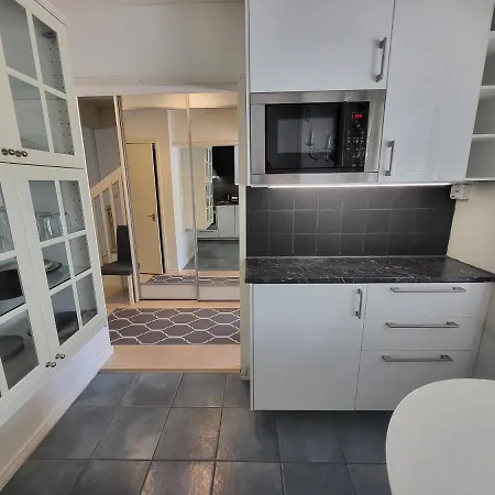 Saunallinen Rivitalon Paeaety Asunto Kahdella Terassilla Turku