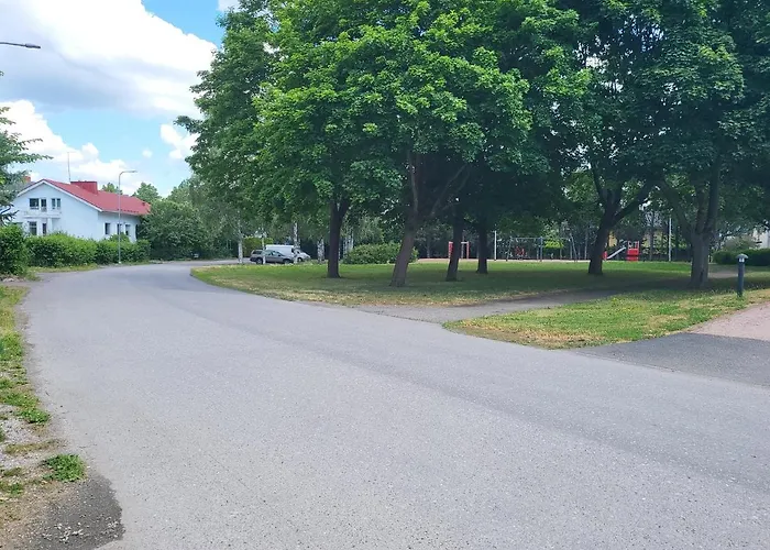 Saunallinen Rivitalon Paeaety Asunto Kahdella Terassilla Apartamento