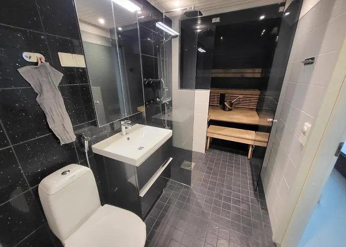 Saunallinen Rivitalon Paeaety Asunto Kahdella Terassilla