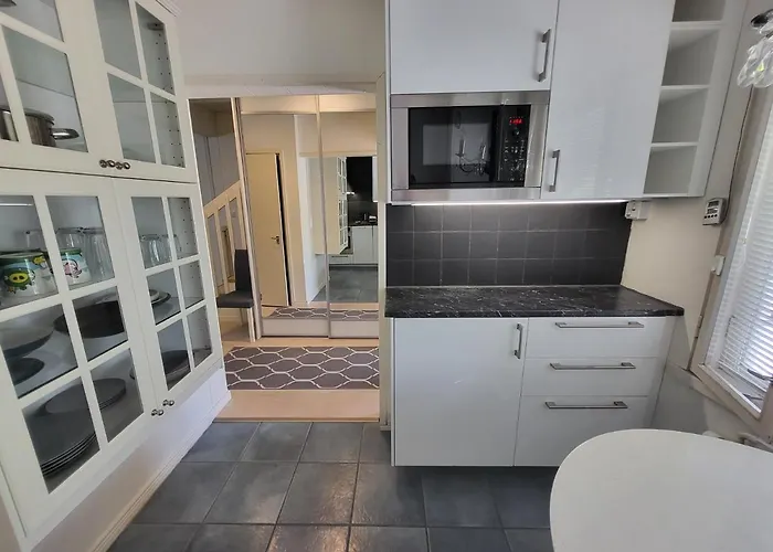 Saunallinen Rivitalon Paeaety Asunto Kahdella Terassilla Turku